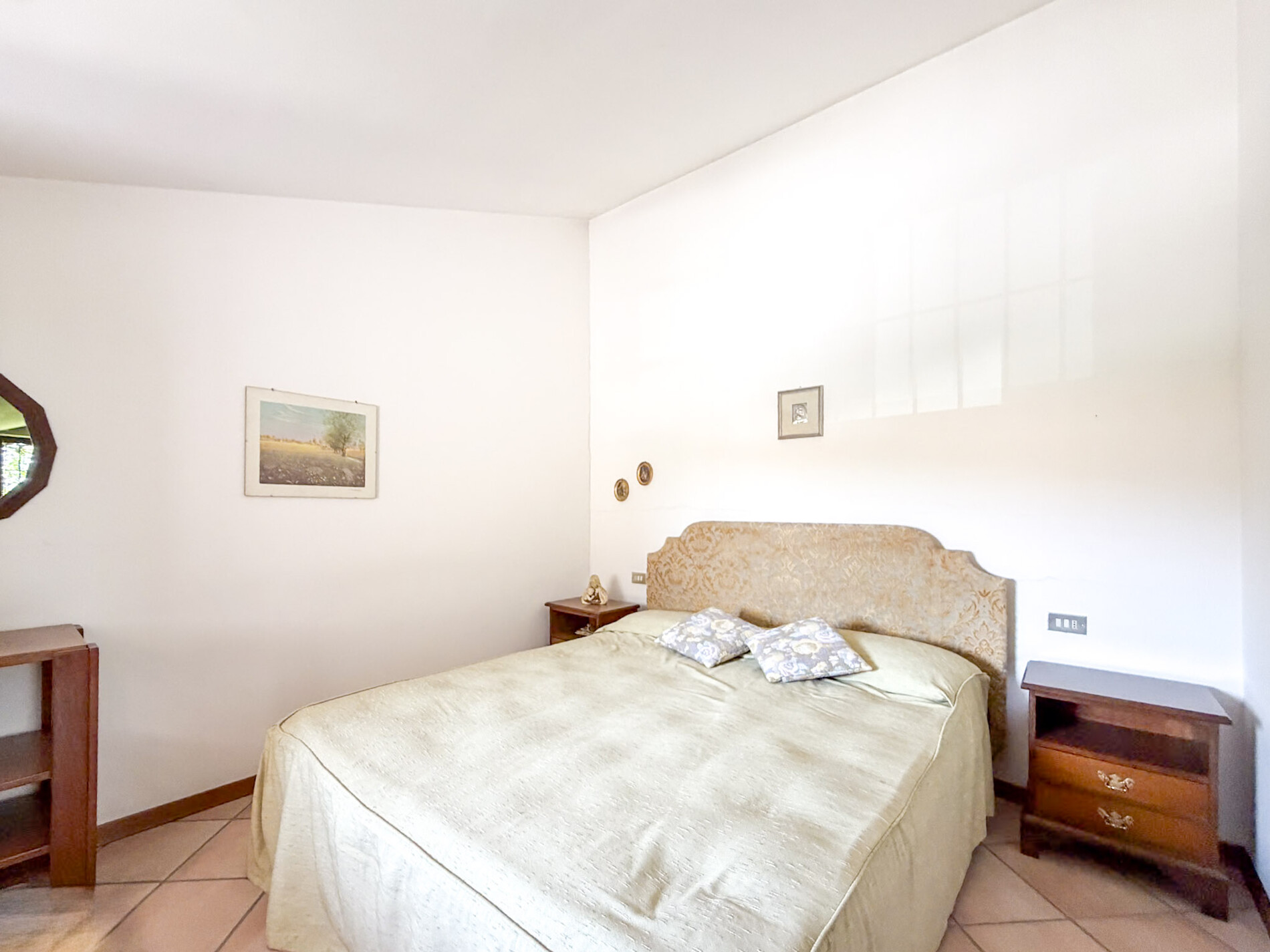 Property Photo (10016)