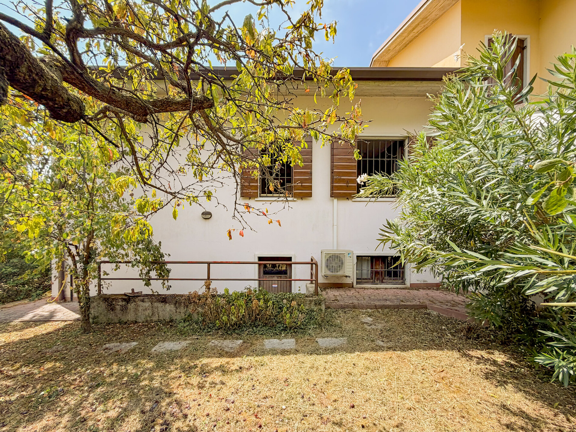 Property Photo (9959)