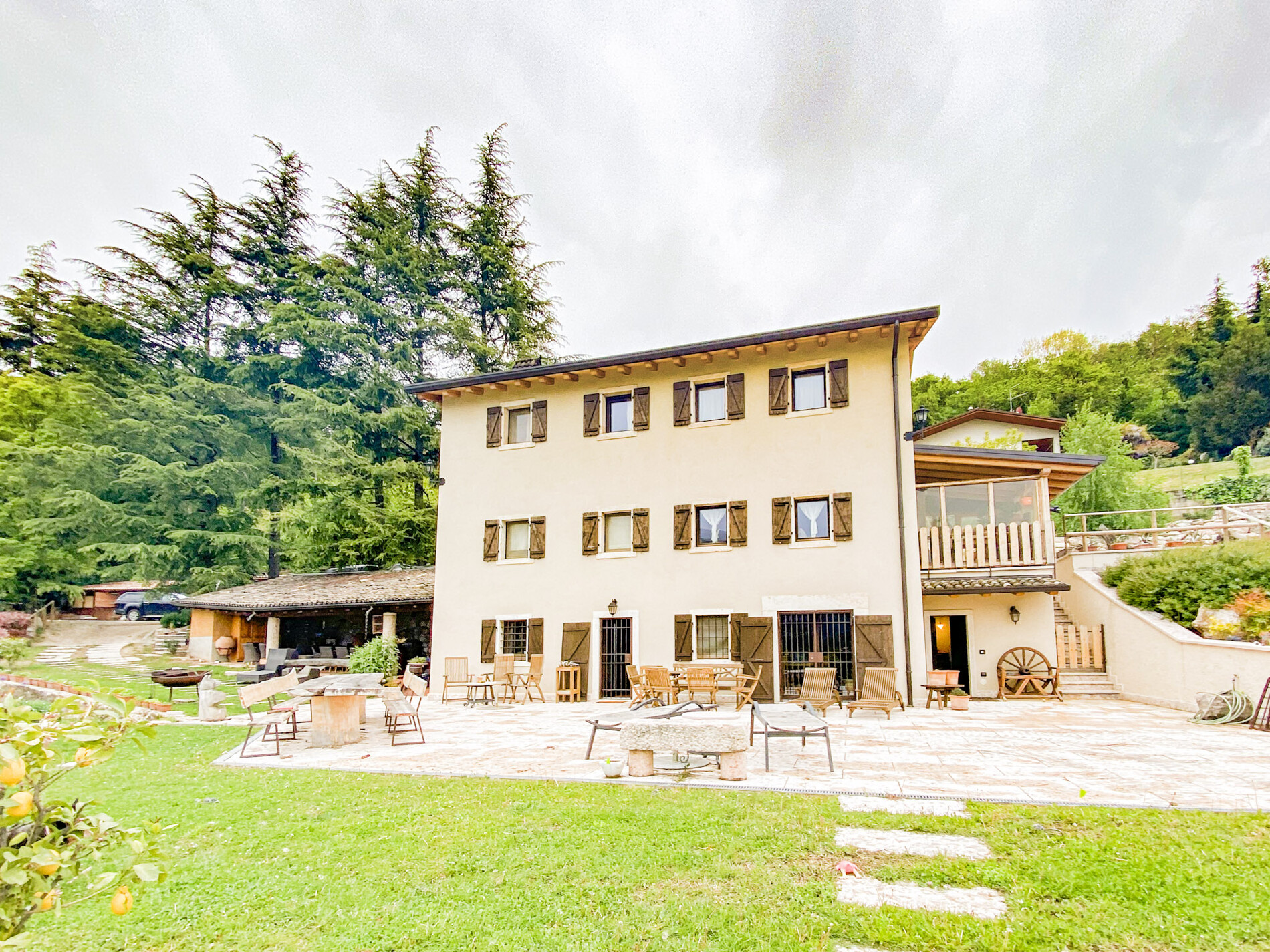 Property Photo (10052)