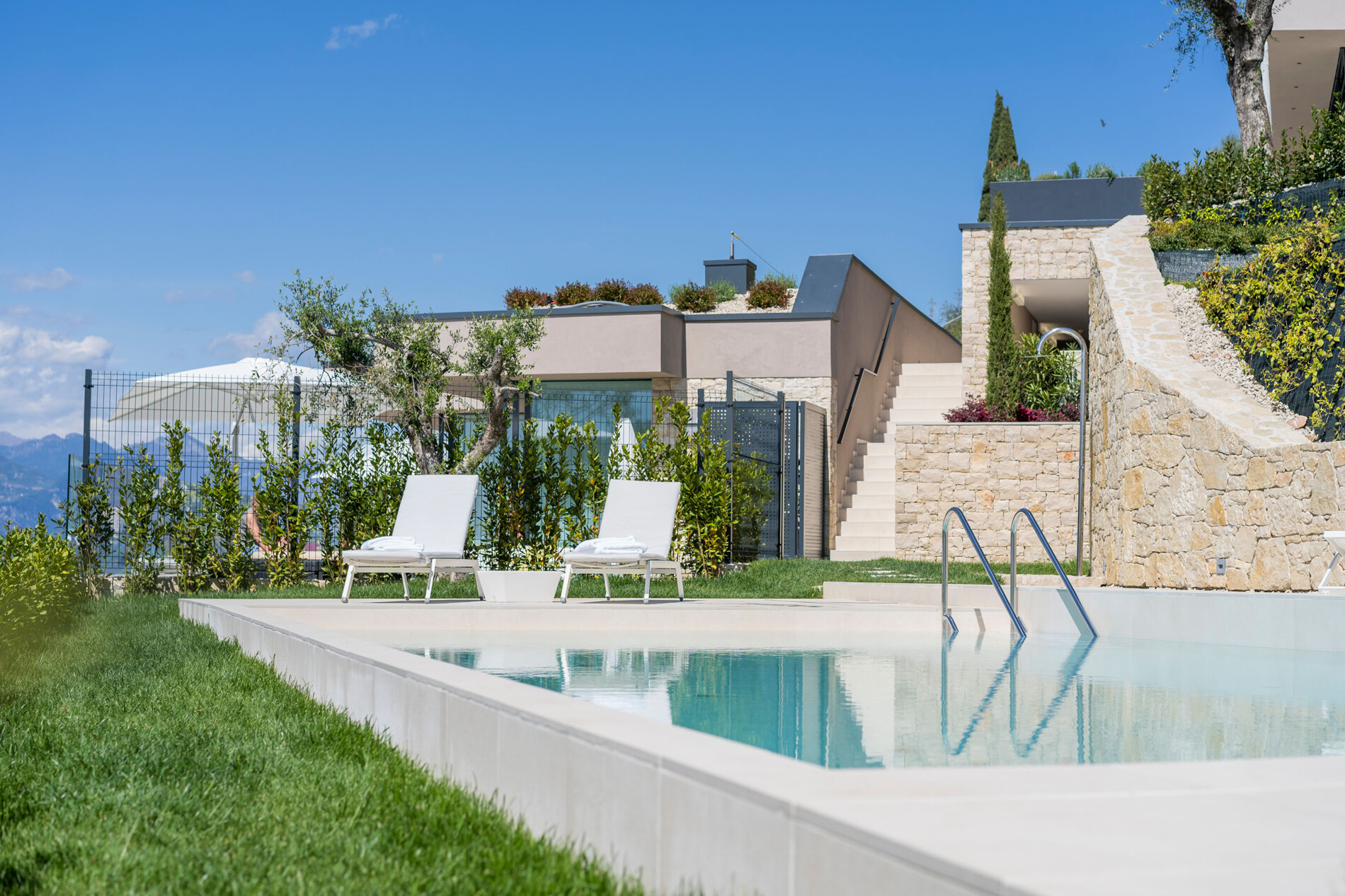 Property Photo (9802)