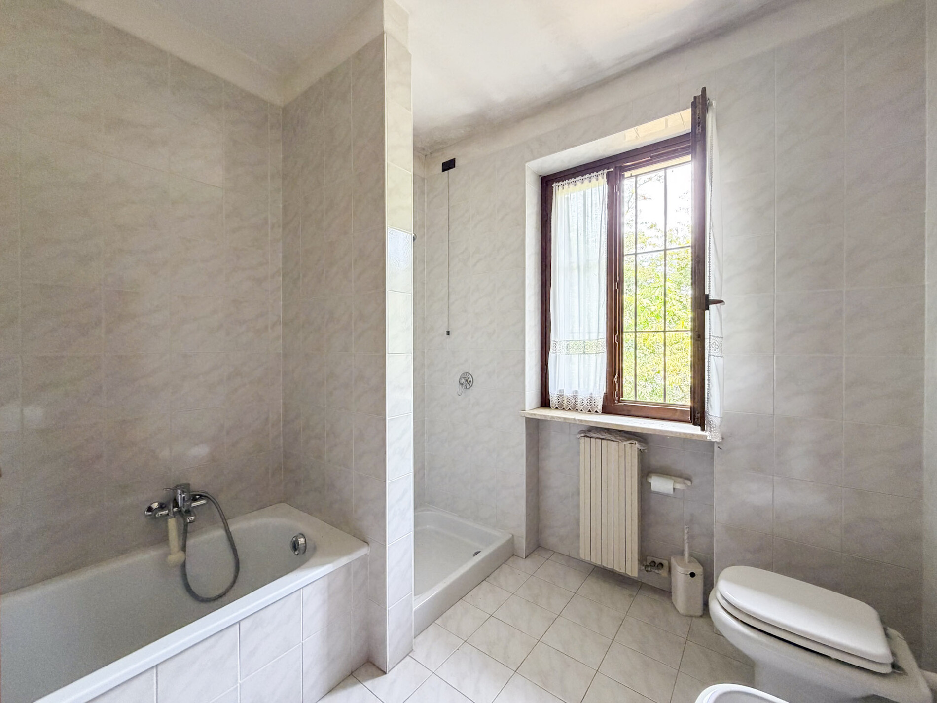 Property Photo (10008)